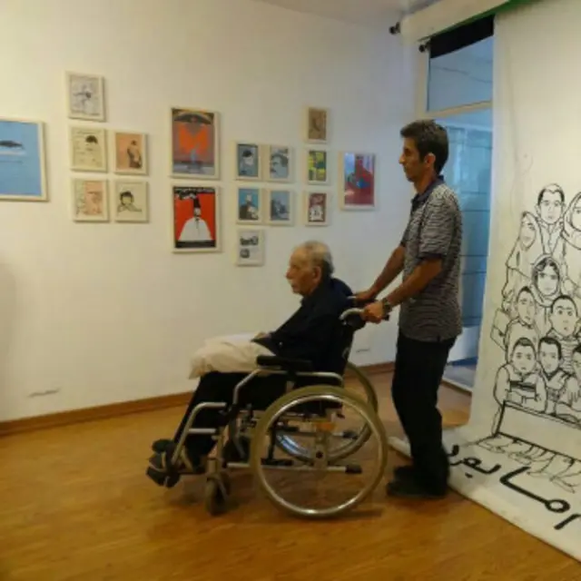 علی اشرف درویشیان در بازدید از این نمایشگاه