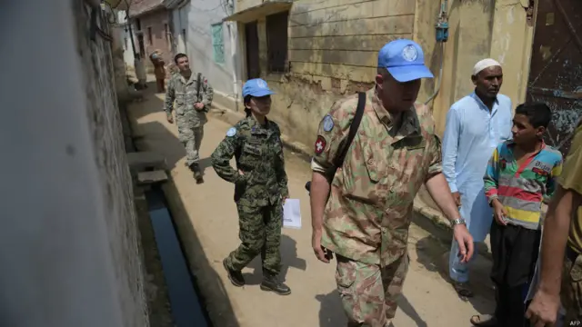 سنیچر کو اقوام متحدہ کے مبصرین کی تین رکنی ٹیم نے سیالکوٹ کے قریب ورکنگ باؤنڈری پر واقع کندن پور گاؤں کا دورہ کیا۔
