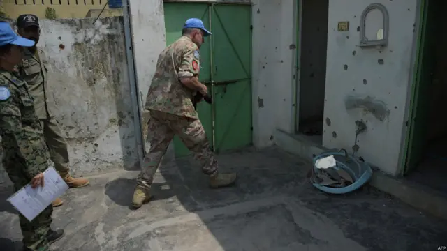 اقوام متحدہ کے مبصرین کی ٹیم نے کندن پورگاؤں میں متاثرہ گھروں کا دورہ کیا۔