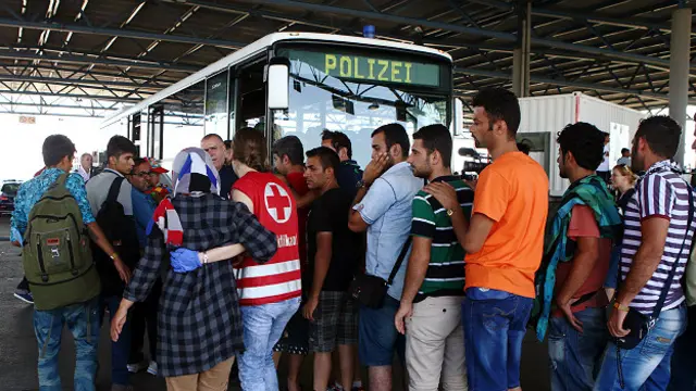 Задержанные в Австрии мигранты