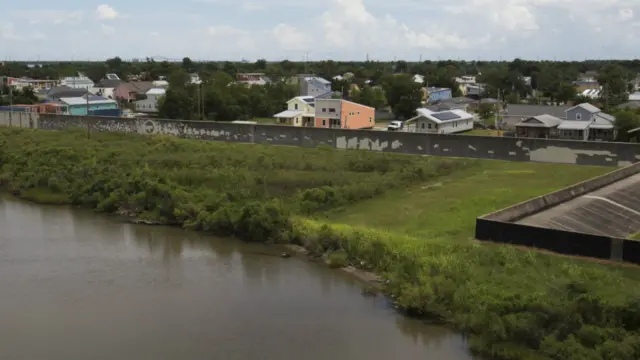 下九区和工业运河如今的样貌。