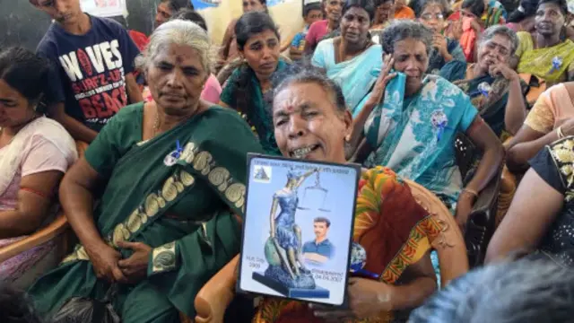 එක්සත් ජාතීන්ගේ නියෝජිත පිරිස හමුවේ කරුණු ඉදිරිපත් කළ අතුරුදහන් වූවන් පිළිබදව තොරතුරු සොයා බලන කමිටුවේ සෙබමාලෙයි පියතුමා කියා සිටියේ අවසන් යුද සමයේදී හමුදාව වෙත සාක්ෂි සහිතව භාර දුන් පුද්ගලයන් අතුරුදන් වීම පිළිබදව තමන් එම නියෝජිතයින්ට දීර්ඝ වශයෙන් කරුණු ඉදිරිපත් කළ බවයි