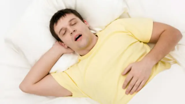 dolor de codo de hueso divertido