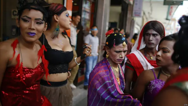 नेपाल में 2007 में समलैंगिकता को अपराध की श्रेणी से निकाल दिया गया था, हालांकि अब भी बहुत से एशियाई देशों में इसे ग़ैर क़ानूनी माना जाता है.