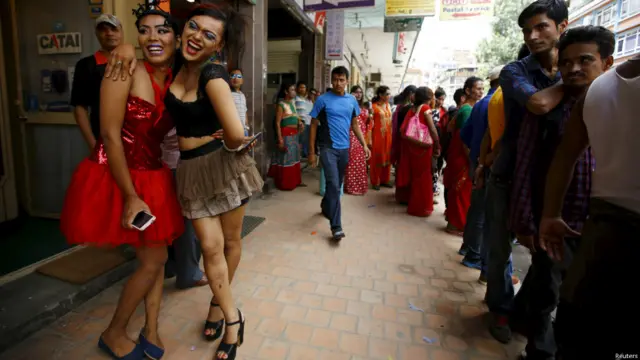 आयोजकों का कहना है कि इस परेड में लगभग पांच सौ लोगों ने हिस्सा लिया. 