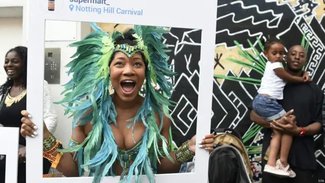 यह मूल रूप से पारिवारिक उत्सव है जिसमें लोग मौज मस्ती करने आते हैं	