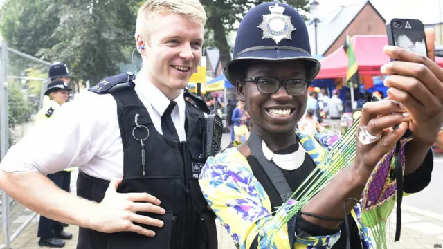 इसे यूरोप के सबसे बड़े स्ट्रीट फेस्टिवल में से एक माना जाता है. 