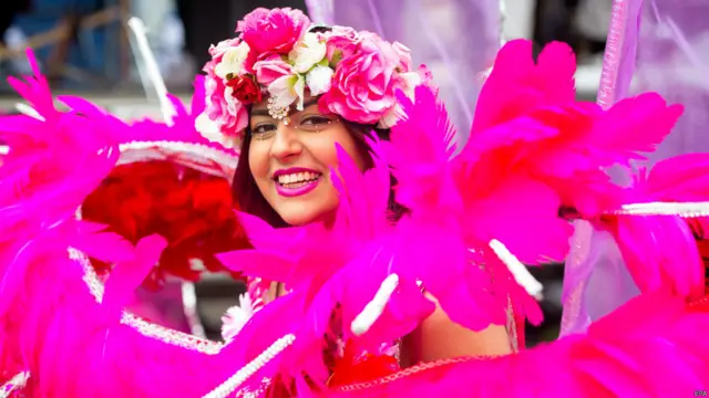 कार्निवल के आयोजकों के मुताबिक इस बार 'नॉटिंग हिल कार्निवल' अपनी 50वीं वर्षगांठ मना रहा है. 