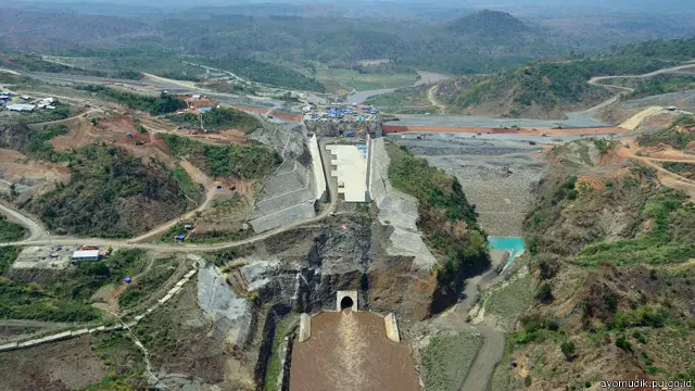 Waduk Jatigede berada di areal hampir 4.900 ribu hektar yang meliputi lima kecamatan dan 30 desa di Kabupaten Sumedang, Jawa Barat.
