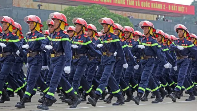 Lực lượng phòng cháy chữa cháy tại buổi tổng duyệt diễu binh mừng Quốc khánh 2/9 tại Quảng trường Ba Đình hôm 29/8