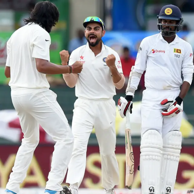 386 رنز کے ہدف کے جواب میں سری لنکا نے جب اپنی دوسری اننگز کا آغاز کیا تو صرف دو رنز پر اس کی دو وکٹیں گر گئی تھیں۔ اوپنر اوپل تھرنگا اور کرونارتنے بنا کوئی رنز بنائے پویلین لوٹ گئے۔