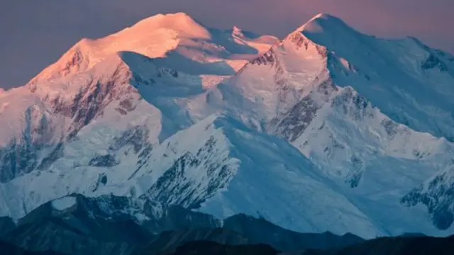 原称麦金利山的迪纳里山