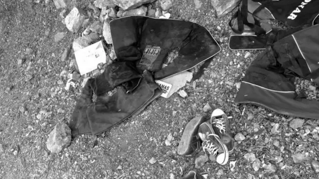 Coletes salva-vidas usados pelos refugiados que conseguiram chegar a Lesbos