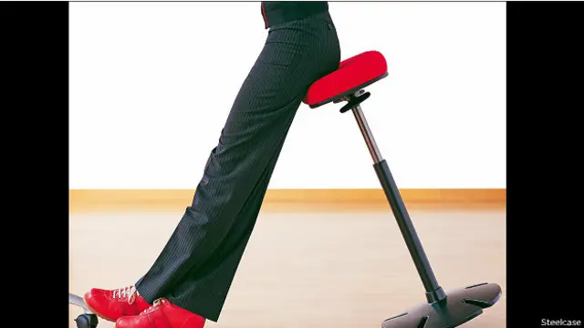 Красный табурет