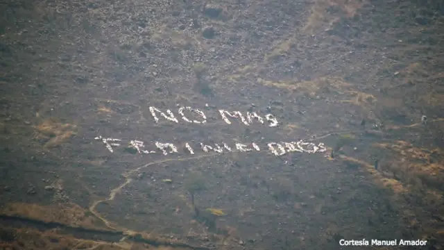 "No más feminicidios", en un cerro de Ecatepec