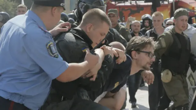 Сутички під парламентом