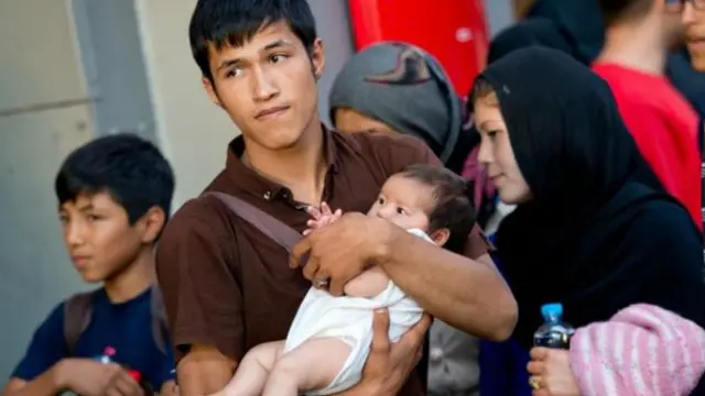 Miqrantların əksəriyyəti Münhenə bazar ertəsi gecə saatlarında çatıb.