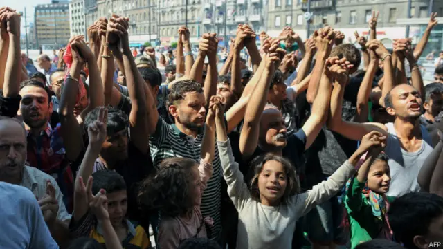 Демонстрация у вокзала