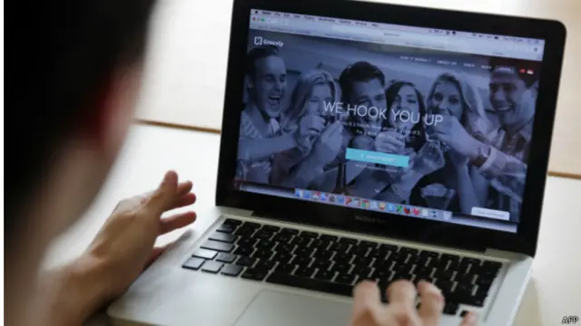 डेटिंग वेबसाइट