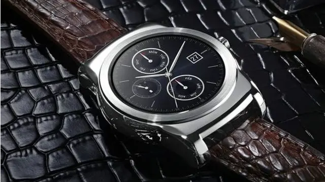 ساعة ال جي من طراز اربان هي أول ساعة يد ذكية يمكنها العمل مع هواتف آى فون