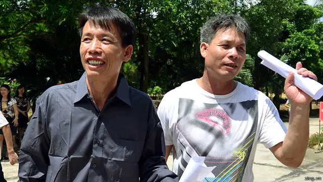Anh em ông Đoàn Văn Vươn (trái) và Đoàn Văn Quý nằm trong số 18.000 tù nhân mới được ân xá dịp 2-9 năm nay.