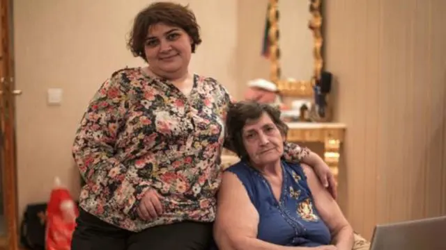 Xədicə və Elmira İsmayılova