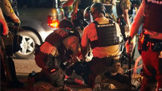 براساس یک نظریه پس از وقایع تابستان گذشته در میسوری و زیر ذره بین رفتن پلیس، ممکن است حضور پلیس کمرنگ شده باشد