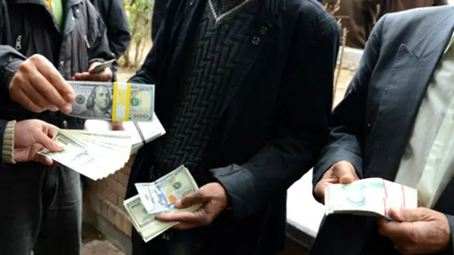 ابهام در مورد میزان و سرنوشت ارز مسدود شده به شفافیت و اعتماد سازی اقتصادی کمکی نکرده است