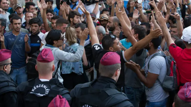 Беженцы на вокзале в Будапеште