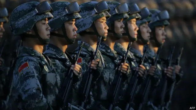 चीन की विशाल सैन्य परेड