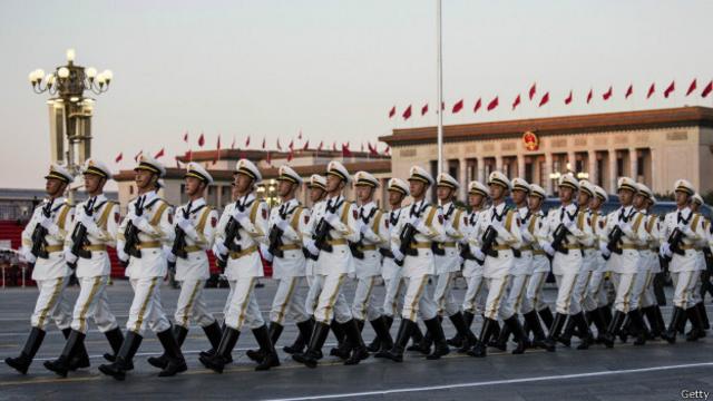 चीन की विशाल सैन्य परेड