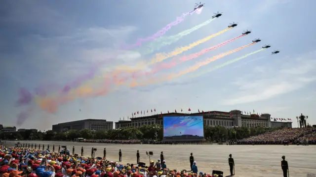 اس موقع پر چین کے صدر شی جن پنگ نے پیپلز لیبریشن آرمی کی تعداد میں تین لاکھ تک کی کمی کرنے کا اعلان بھی کیا۔