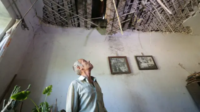 Руйнування в селищі біля Донецька