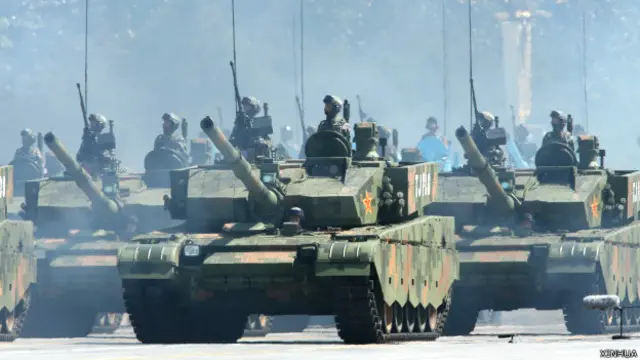 चीन में निकाली गई परेड