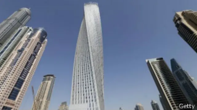 Los gobiernos saudí y kuwaití están tratando de priorizar el empleo local.