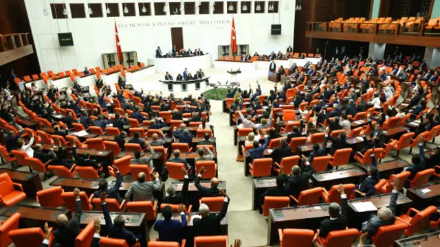 TBMM'de görüşülecek olan dokunulmazlıkların kaldırılması tasarısı Türkiye siyasetini yeniden biçimlendirebilir.