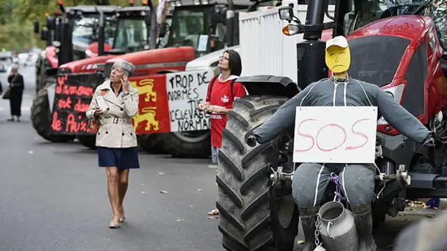 Прознав о готовящейся акции, многие парижане не пошли на работу в четверг. Другим пришлось добираться до офиса пешком