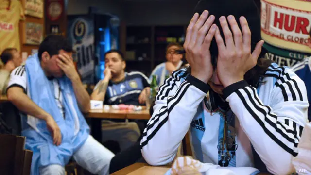 Fans argentinos llorando tras la última Copa América