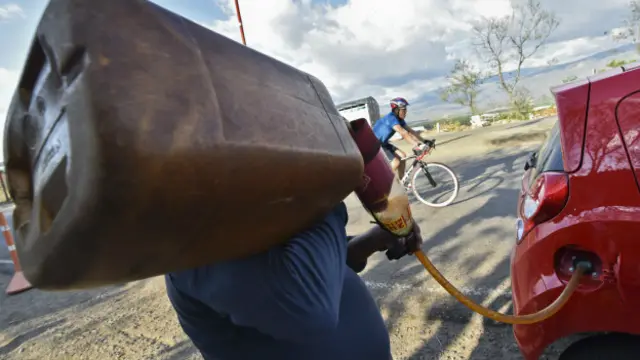 Venta de combustible de contrabando