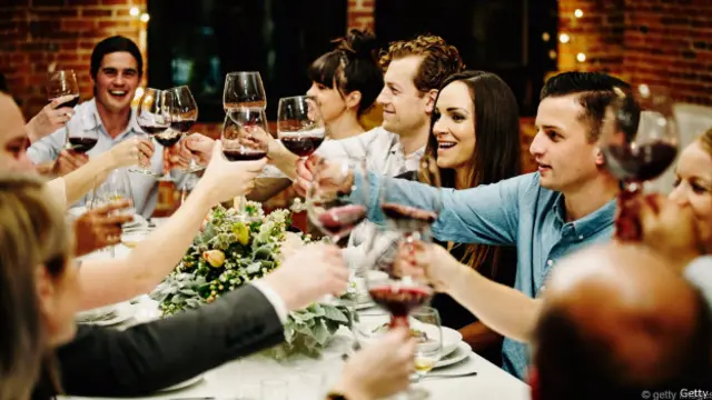 Menjalin pertemanan adalah salah satu motivasi orang yang belajar bahasa asing.