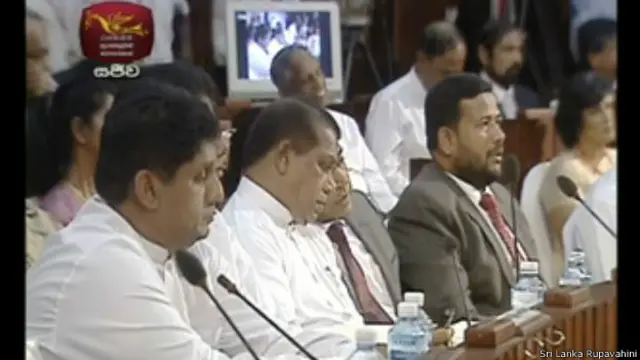 දිවුරුම් දීමේ උත්න්සවයට එක් වී සිටි නව අමාත්යවරුන්ගෙන් කොටසක්