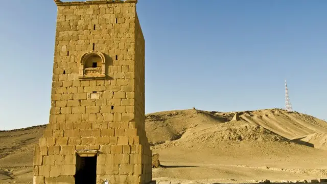 به گفته سرپرست سازمان میراث باستانی سوریه از جمله بخش های تخریب شده برج هبل است که قدمت آن به ۱۰۳ میلادی می رسد