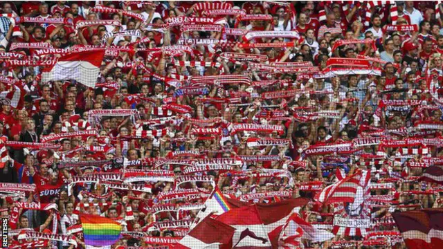 یورپین چیمپیئن بائرن میونیخ نے آگز برگ کے خلاف اپنے اگلے ہوم میچ میں پناہ گزینوں کے مسئلہ کو اٹھانے کا بھی کہا ہے