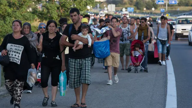 بہت سے تارکینِ وطن کی منزل جرمنی کیونکہ جرمنی کا کہنا ہے کہ اسے اپنے یہاں رواں سال آٹھ لاکھ پناہ گزینوں کی آمد کی توقع ہے