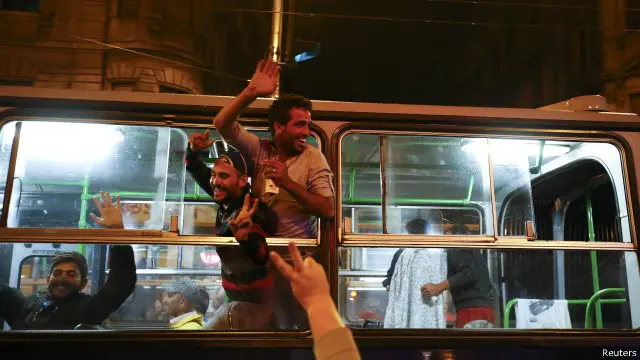 تارکین وطن کو یہ امید نہیں تھی کہ انھیں آسٹریا کی سرحد تک جانے کے لیے بسیں فراہم کی جائیں گی