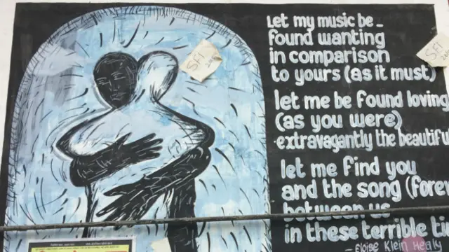 جے این میں طلبہ اپنے ہاتھوں سے پوسٹر بناتے ہیں