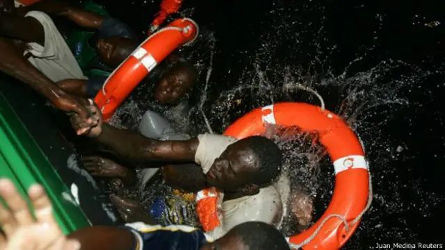 प्रवासी 