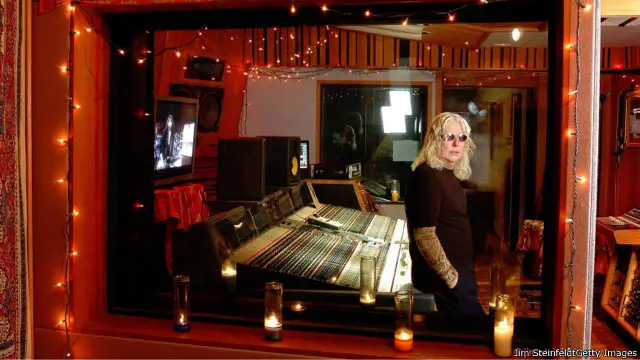 Queen mulai merekam A Night at the Opera dengan produser Roy Thomas Baker pada 24 Agustus 1975. 