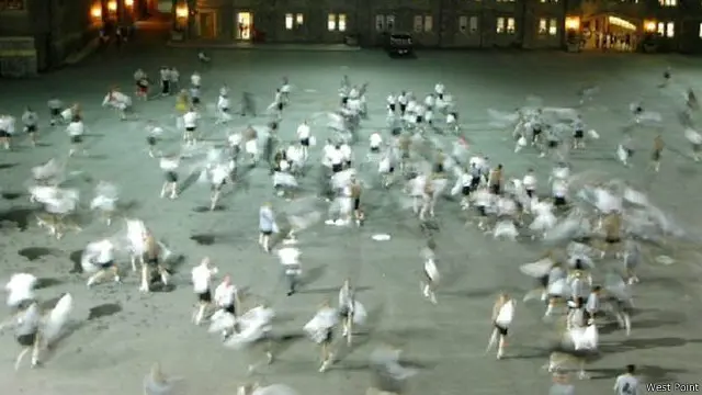 عسکری اکیڈمی میں تکیوں سے کی جانے والی لڑائی سنہ 1897 کے بعد سے ہر سال منعقد کی جاتی ہے