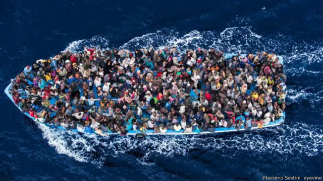 प्रवासी 